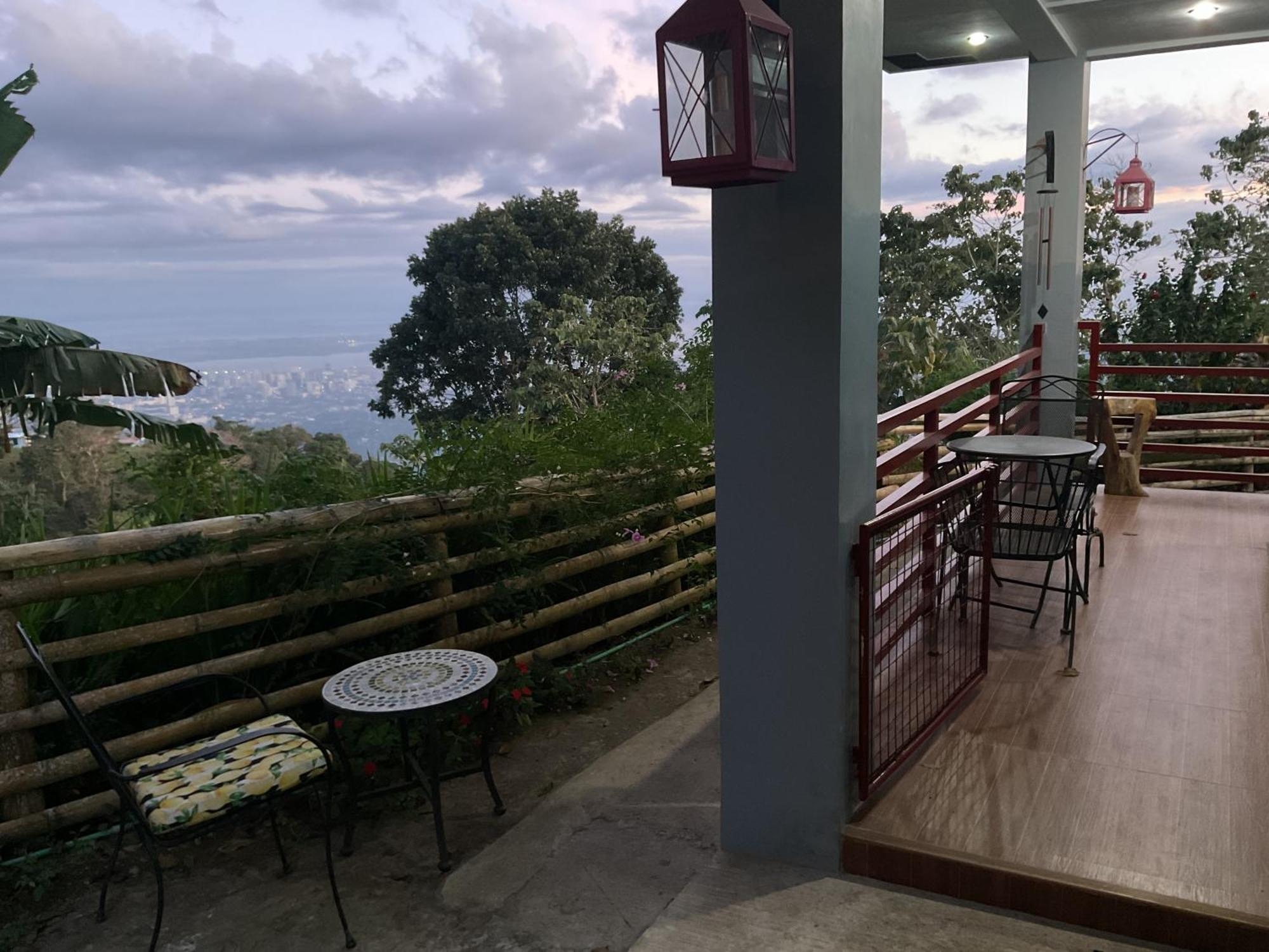 Anza Cabin At Threesome Cafe Villa Cebu Exterior photo